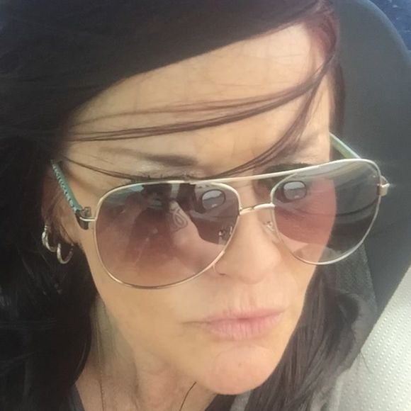 Meet your Posher, Tana - Picture 1 of 1